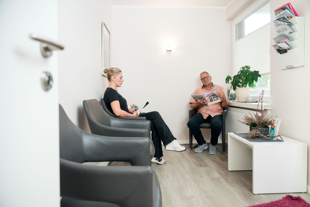 zahnarzt-westerstede-wartezimmer-5-v21 zahnarzt-westerstede wartezimmer-(5)-v21